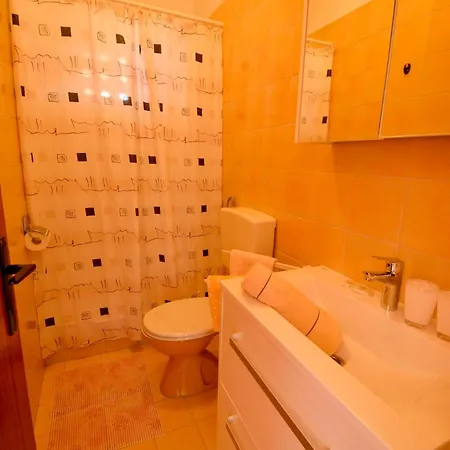 Homestay Soba Sa Pogledom Na *