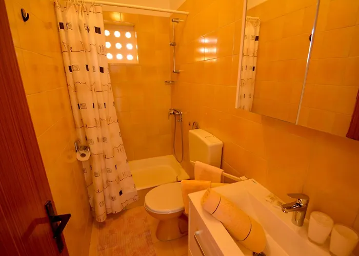 Soba Sa Pogledom Na בית אירוח